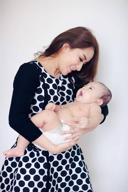 Mẹ con Ốc Thanh Vân hạnh phúc bên quot;cái chuồngquot; của mình - 11