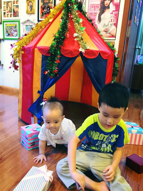 Mẹ con Ốc Thanh Vân hạnh phúc bên quot;cái chuồngquot; của mình - 1