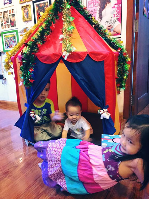 Mẹ con Ốc Thanh Vân hạnh phúc bên quot;cái chuồngquot; của mình - 2