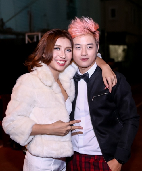 Tiêu Châu Như Quỳnh thân thiết bên Thanh Duy ngày tái xuất - 5