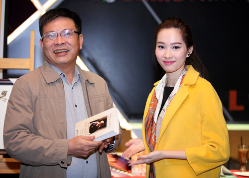 Thu Thảo xúc động khi nghe hoàn cảnh trẻ em vùng cao - 13