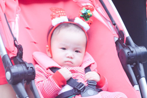 Người Sài Gòn đưa con đi chơi Noel sớm - 4