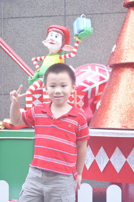 Người Sài Gòn đưa con đi chơi Noel sớm - 6