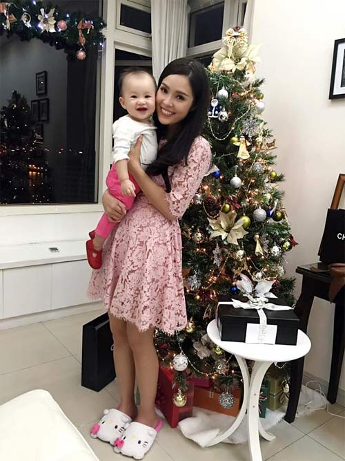 Mẹ Ngọc Quyên sang Mỹ chăm con gái sắp sinh - 11