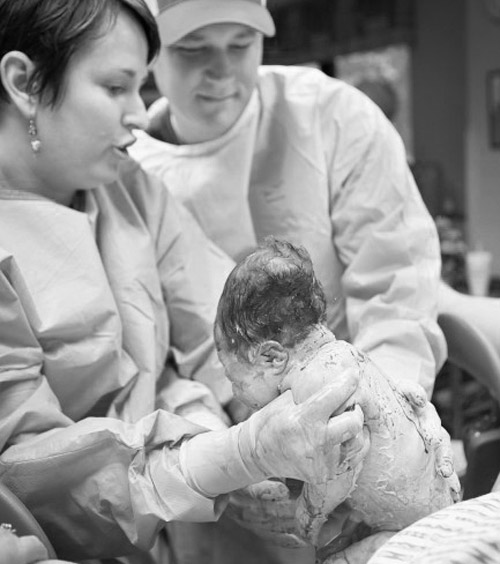 58 bộ ảnh và những cảnh sinh nở cảm động nhất năm - 8