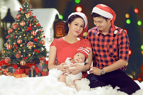 Con trai Nhật Kim Anh quot;siêuquot; đáng yêu dịp Noel - 1