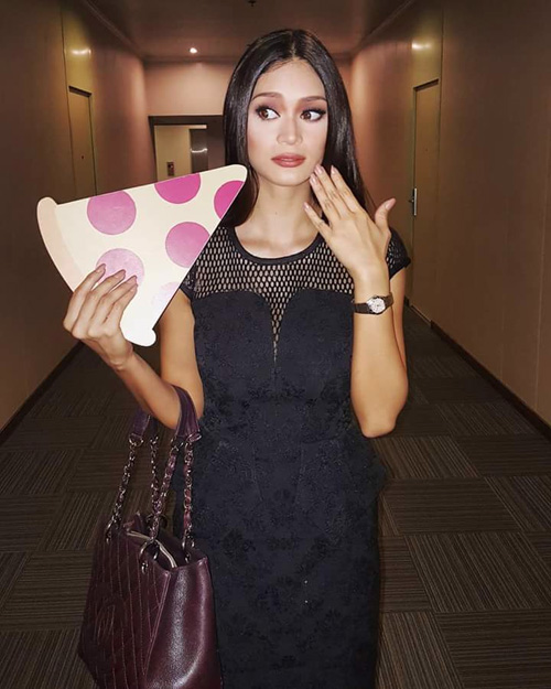 Váy áo thường ngày đẹp miễn chê của tân Hoa hậu Hoàn vũ - 5