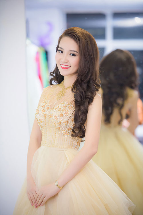 Á hậu Thụy Vân hạnh phúc khoe con trai tại sự kiện - 6