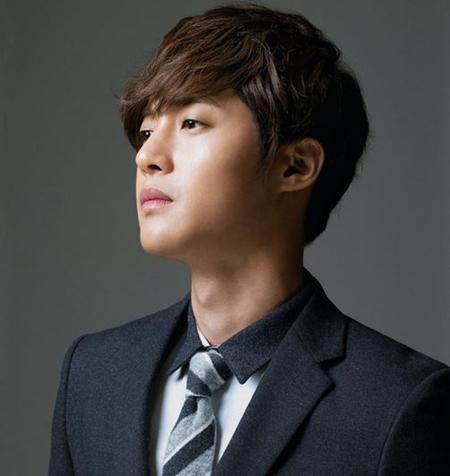 Bố mẹ Kim Hyun Joong thay con trai xin lỗi cháu nội - 4