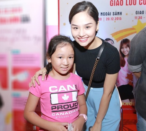 Hứa Vĩ Văn, Miu Lê giản dị đến rạp xem phim cùng fan - 14