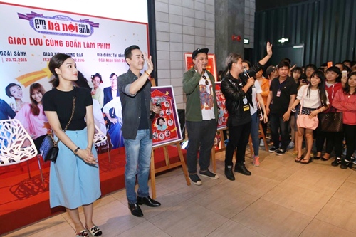 Hứa Vĩ Văn, Miu Lê giản dị đến rạp xem phim cùng fan - 11