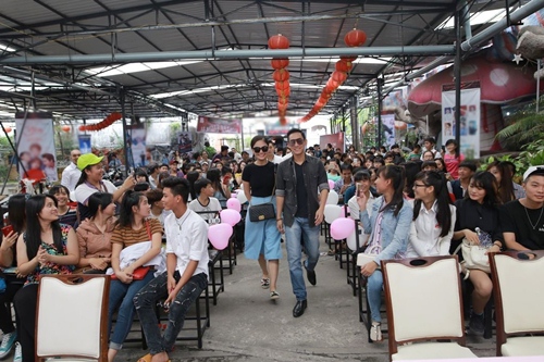 Hứa Vĩ Văn, Miu Lê giản dị đến rạp xem phim cùng fan - 16