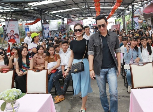 Hứa Vĩ Văn, Miu Lê giản dị đến rạp xem phim cùng fan - 17