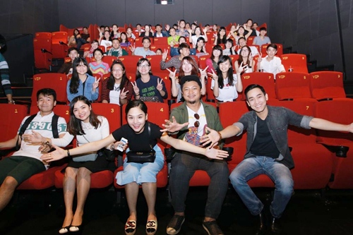 Hứa Vĩ Văn, Miu Lê giản dị đến rạp xem phim cùng fan - 20