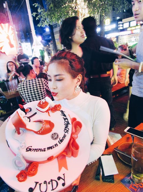 Á hậu Diễm Trang tổ chức tiệc chia tay đời độc thân - 4