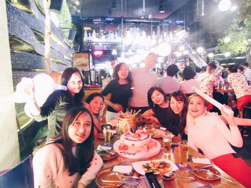 Á hậu Diễm Trang tổ chức tiệc chia tay đời độc thân - 5