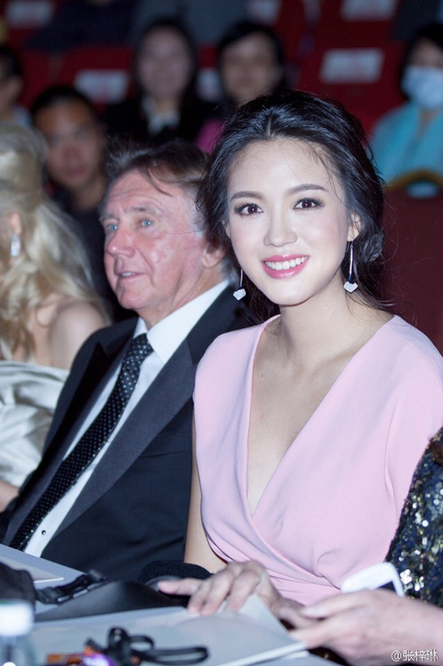 HH Trương Tử Lâm khoe bụng bầu ngày một lớn - 3