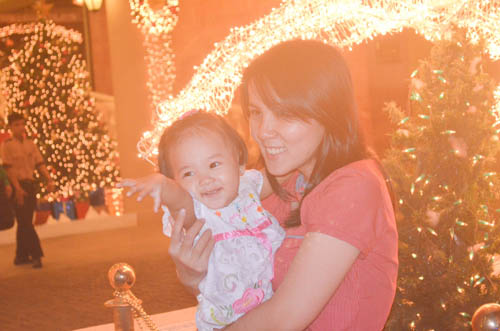 Hàng ngàn người đến phố đi bộ Nguyễn Huệ đón Noel - 10