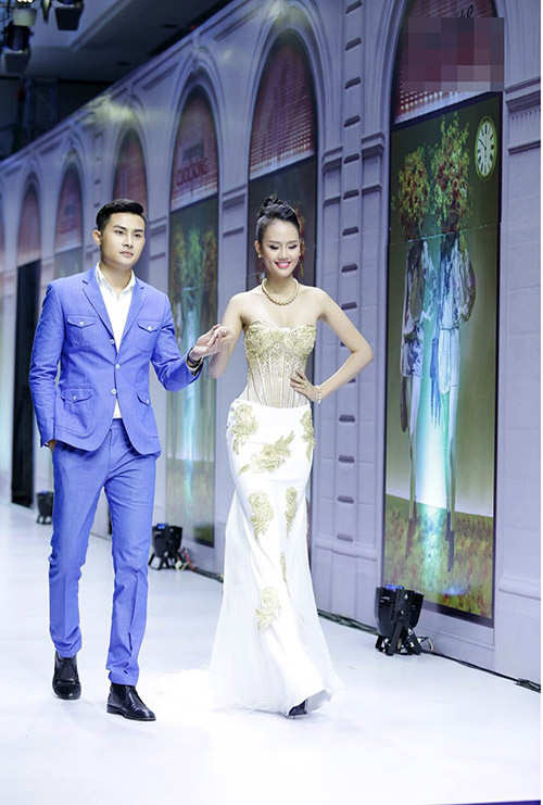 Á hậu Lâm Thùy Anh đẹp cuốn hút trên sân khấu - 7