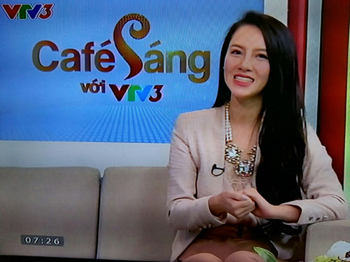 MC Minh Hà trở lại dẫn Cà phê sáng sau ồn ào tình cảm - 1