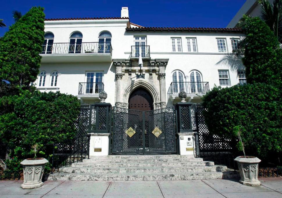quot;Nghi ánquot; ông trùm Versace bị sát hại vì quan hệ với mại dâm nam - 7