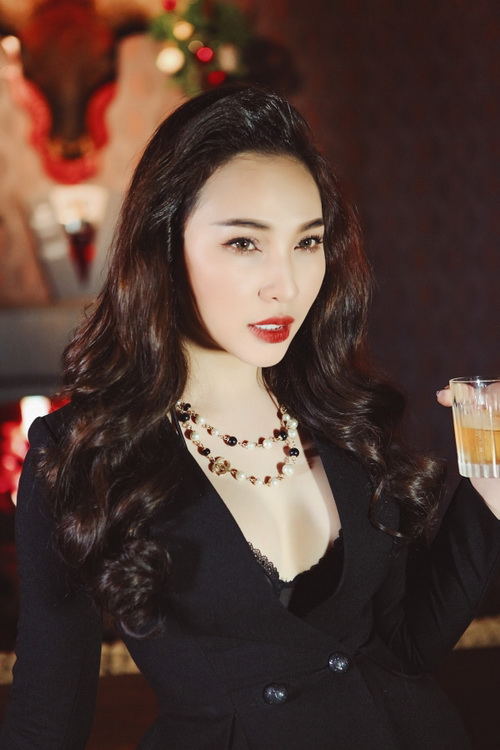 Quỳnh Thư: quot;Tôi chỉ thích yêu đại giaquot; - 3
