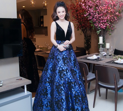 Trương Ngọc Ánh, Phương Trinh gợi cảm đối lập Thu Thảo kín đáo - 3