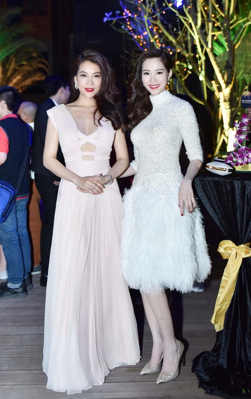 Trương Ngọc Ánh, Phương Trinh gợi cảm đối lập Thu Thảo kín đáo - 6