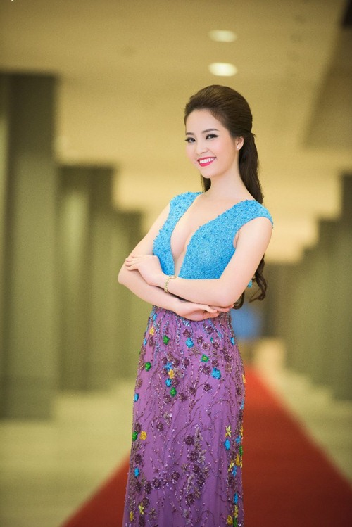 Thụy Vân quá đỗi gợi cảm giữa trời đông Hà Nội - 2