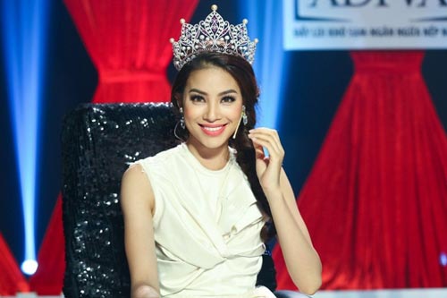 Những lần tết tóc đẹp mê ly của Phạm Hương - 4