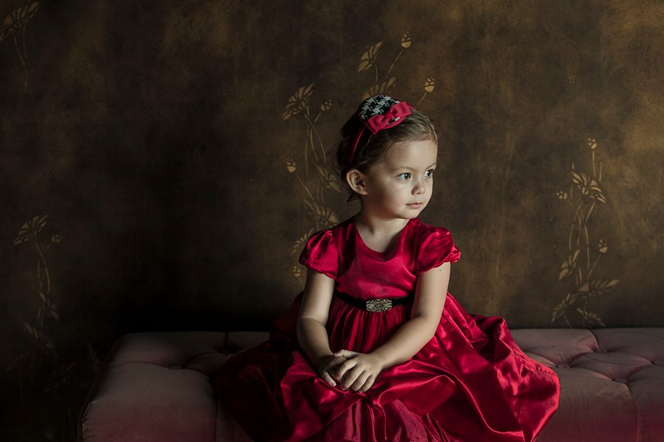 Con gái diva Hồng Nhung mặc váy đỏ cực xinh - 6