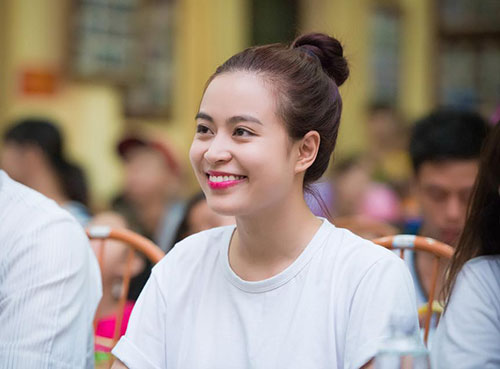 Thời trang tóc đáng học hỏi của Hoàng Thuỳ Linh (P3) - 12