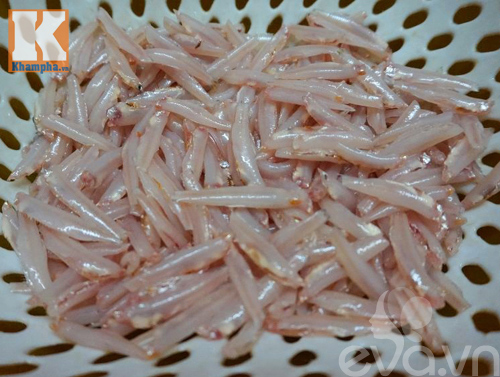 Cá cơm chiên giòn cho bé ăn ngon - 1