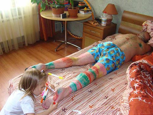 Bật cười với loạt ảnh “Khi con gái làm điệu cho bố” - 10