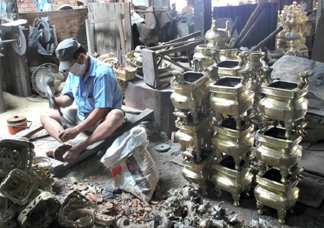 Làng nghề đúc lư đồng đỏ lửa đón Tết về - 5