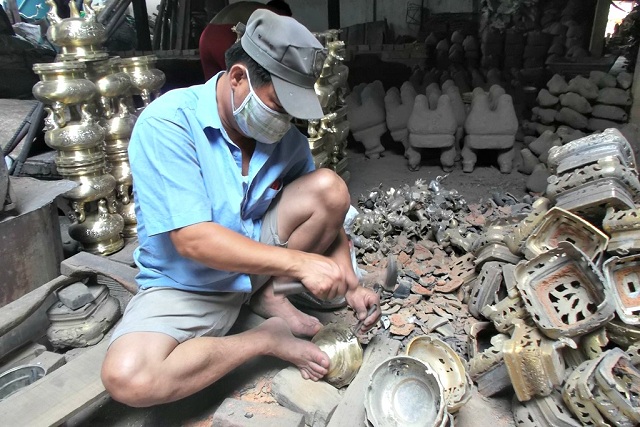 Làng nghề đúc lư đồng đỏ lửa đón Tết về - 6