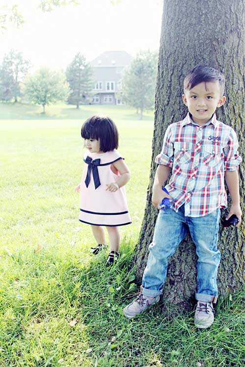 quot;Tan chảyquot; với 3 nhóc tì đẹp như búp bê nhà MC Huyền Ny - 6