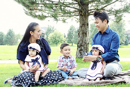 quot;Tan chảyquot; với 3 nhóc tì đẹp như búp bê nhà MC Huyền Ny - 7