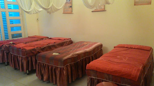 Phát hiện đại lý bán hàng đa cấp nghi trị bệnh trái phép - 2