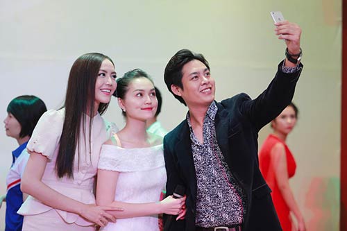 Ngọc Quý xinh đẹp, tình tứ bên Ngọc Tình - 8