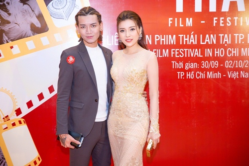 Cao Thái Hà diện váy xuyên thấu nổi bật trên thảm đỏ LHP - 6
