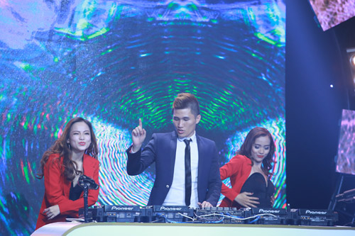 Tóc Tiên cực ngầu trên ghế nóng, Soobin Hoàng Sơn #039;quậy tung nóc#039; cùng các DJ - 9