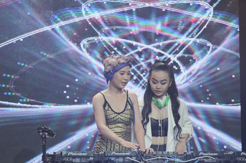 Tóc Tiên cực ngầu trên ghế nóng, Soobin Hoàng Sơn #039;quậy tung nóc#039; cùng các DJ - 15