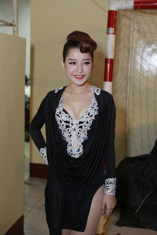 Chi Pu liên tiếp bị chê quot;sến không đỡ nổiquot; vì chọn nhầm đồ - 8