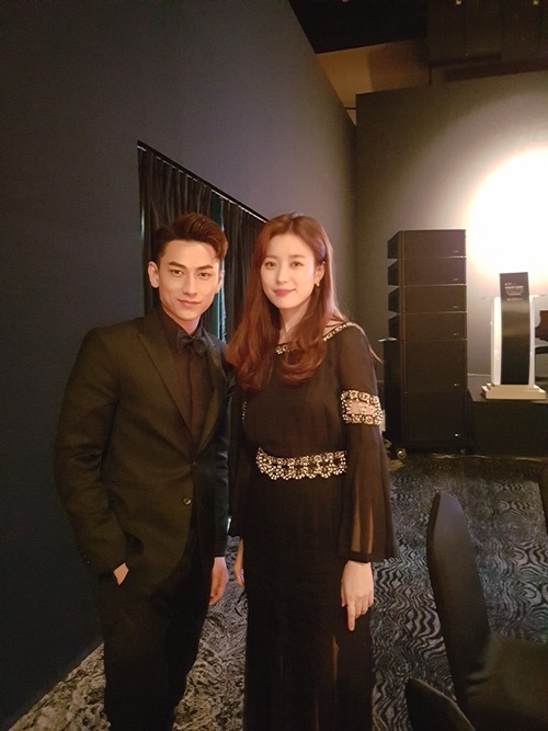 Isaac khoe ảnh dự tiệc tối cùng tài tử Lee Byung Hun tại LHP Busan - 4