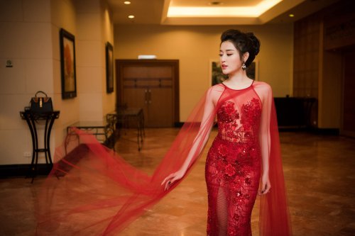 Đến lượt Á hậu Huyền My mặc lại váy của HH Đỗ Mỹ Linh - 5