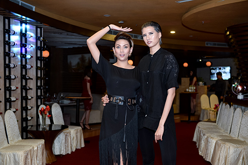 Hồng Xuân 1m90 theo Võ Hoàng Yến học catwalk - 3