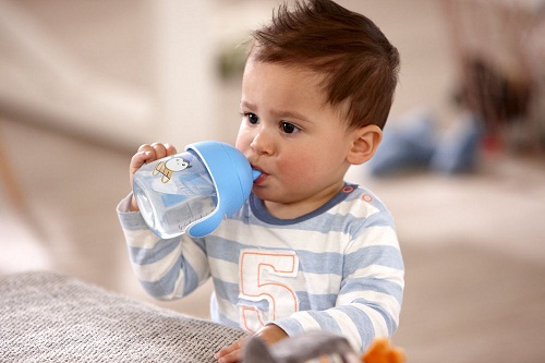 Việc mẹ cần làm ngay khi trẻ nhỏ bị cảm lạnh - 2