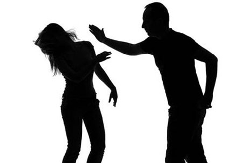 Chồng đánh vợ để bênh bồ (1): Nỗi ê chề của... 3 người! - 1