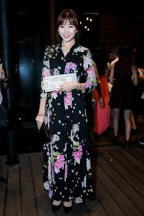 Thời trang sao Việt xấu: Hari Won mặc như bà ngoại, Bảo Thy hóa quý bà - 2